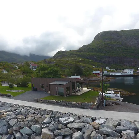 Villa Waterfront With Private Dock In Lofoten Moskenes