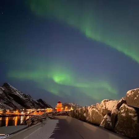 Waterfront Villa With Private Dock In Lofoten ヴィラ *