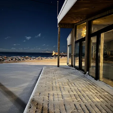 ヴィラ Waterfront Villa With Private Dock In Lofoten モスケネス