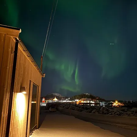 Waterfront Villa With Private Dock In Lofoten * モスケネス
