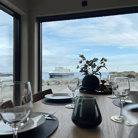 ヴィラ Waterfront Villa With Private Dock In Lofoten モスケネス