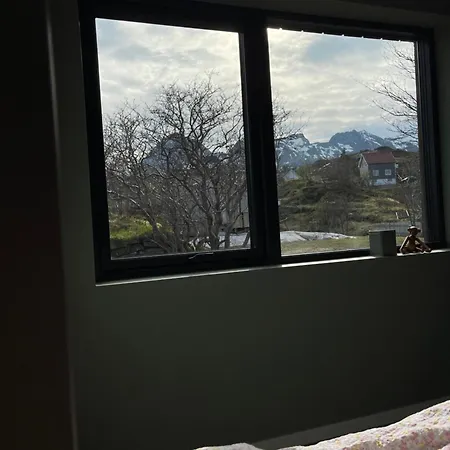 Waterfront Villa With Private Dock In Lofoten ヴィラ *