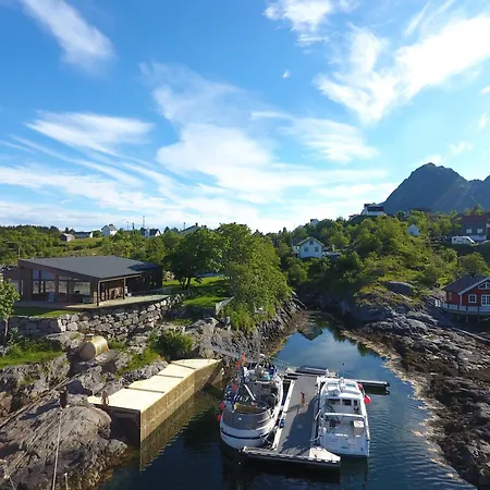 Waterfront Villa With Private Dock In Lofoten ヴィラ *