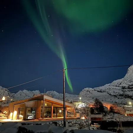 ヴィラ Waterfront Villa With Private Dock In Lofoten